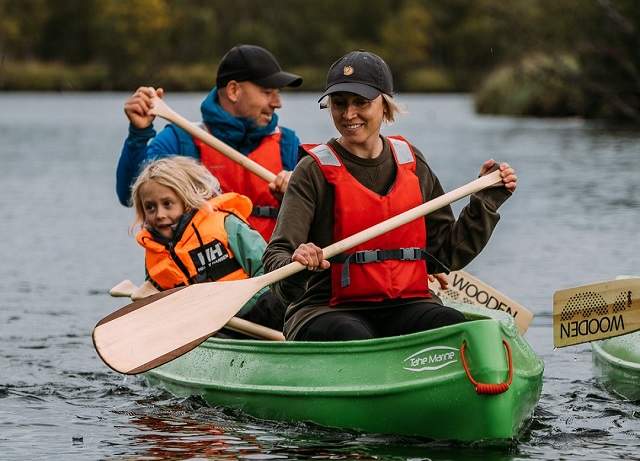 Paddla kanot med barn i Åre